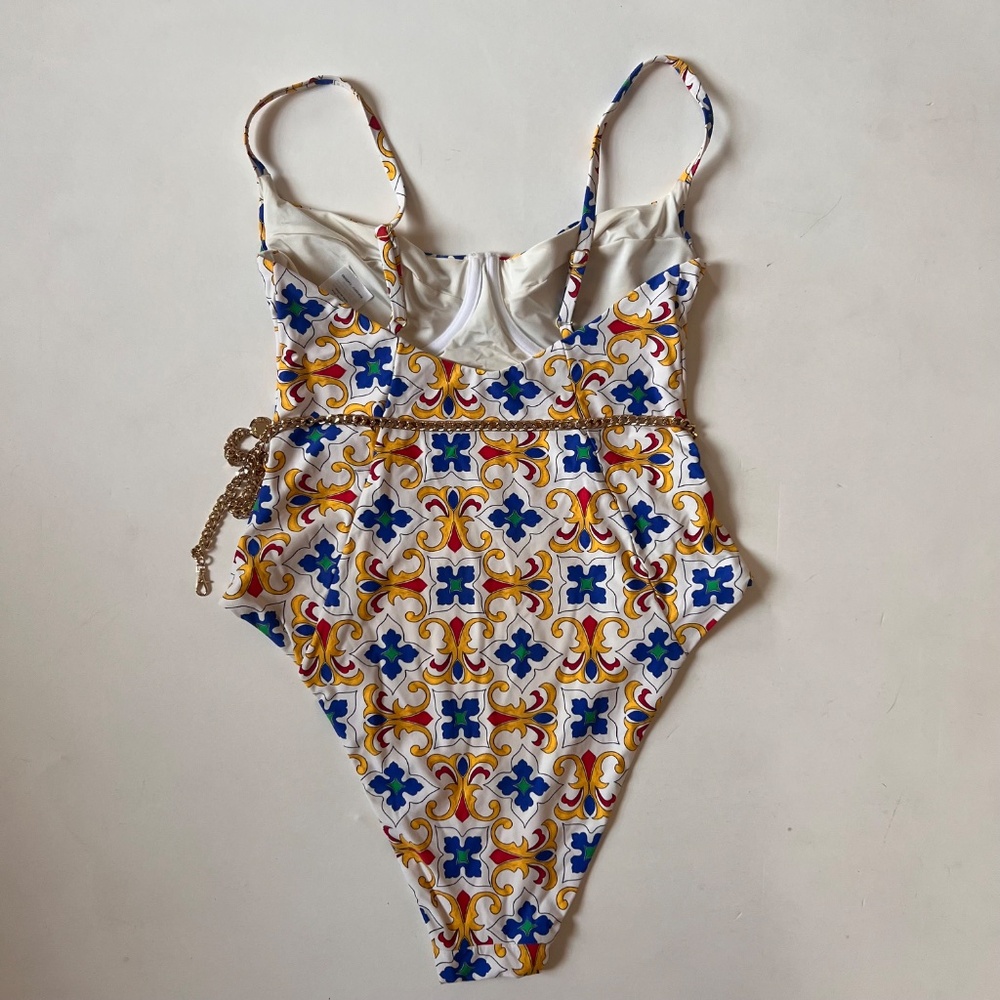 WeWoreWhat One Piece Swimsuit M Tile Print Underwire Gold Chain Belt - Picture 3 of 8